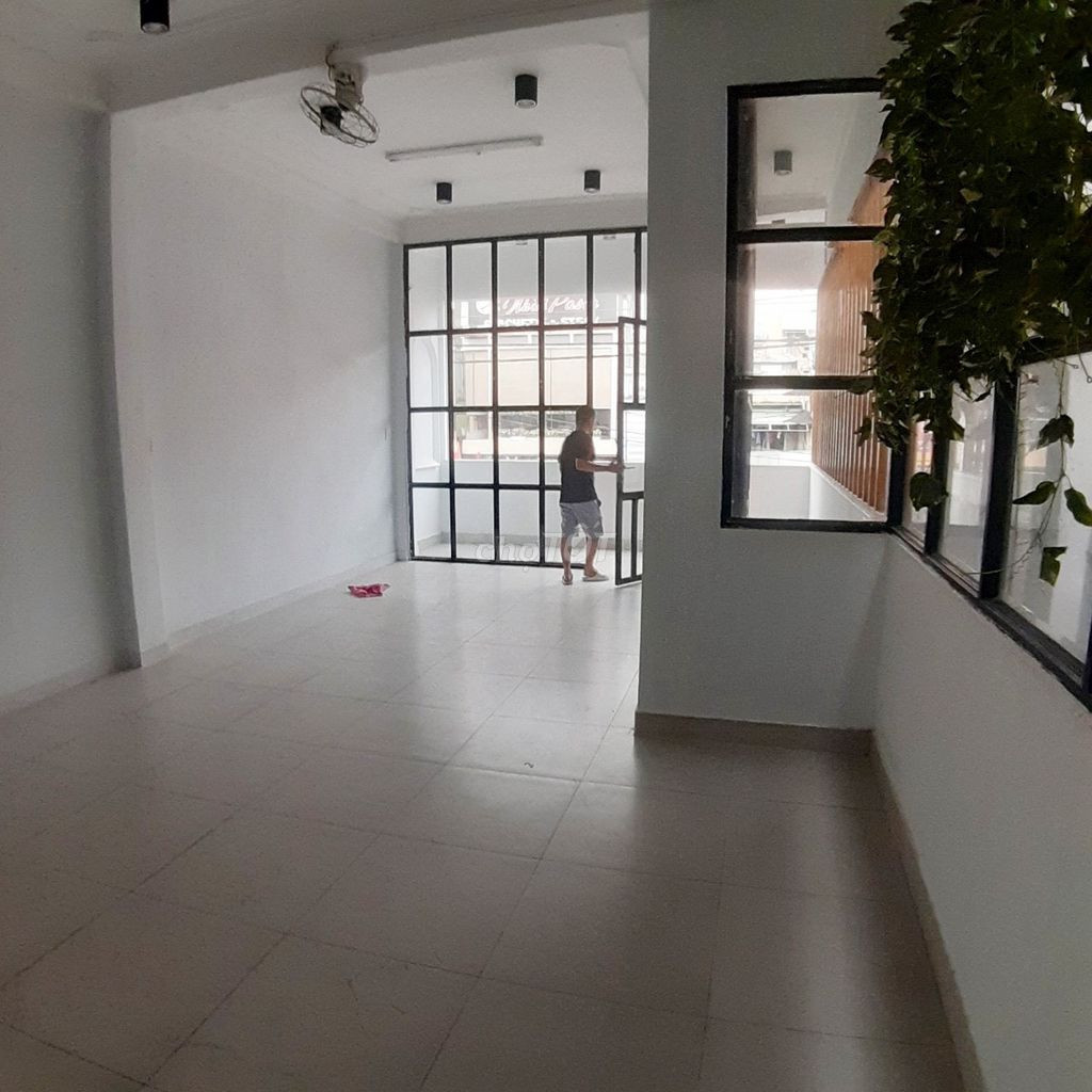 Cần Sang HĐ nhà nguyên căn Góc 2 Mặt tiền đường Cách Mạng Tháng 8, P7, Quận Tân Bình